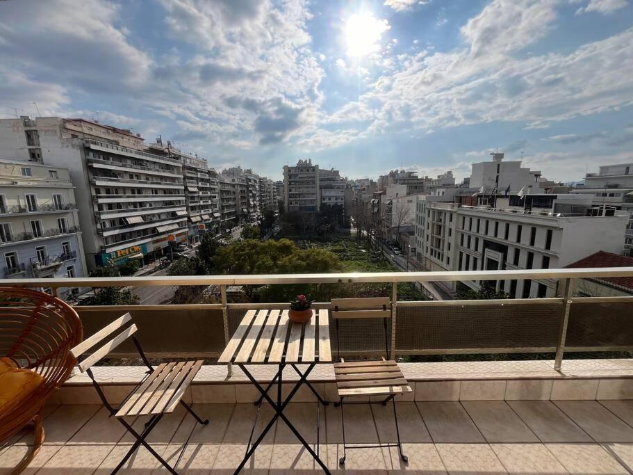 Maria'S Sunlit Apartment Piraeus Exterior photo