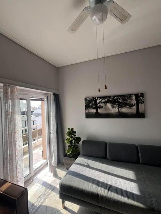 Maria'S Sunlit Apartment Piraeus Exterior photo